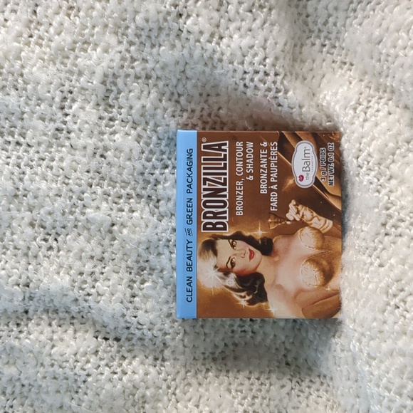 theBalm Bronzilla: Bronzer, Contour, & Shadow,  3g/0.11oz - Picture 8 of 8